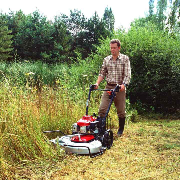 Honda Grass Cutters mowers cutting grass