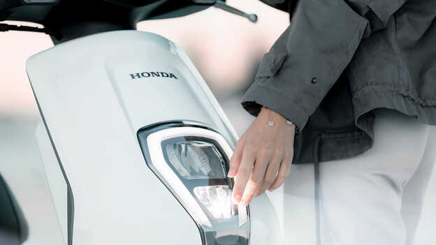 Honda EM1 e: LED headlight