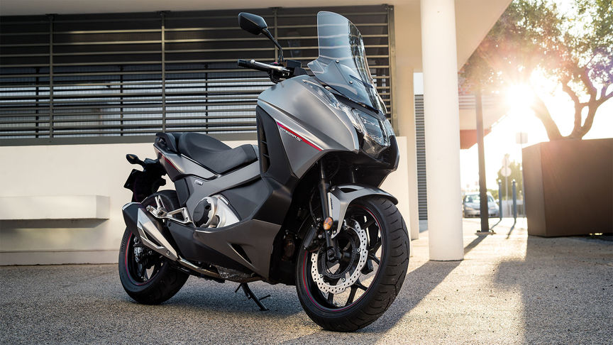Honda Integra | Scooter with Motorbike Power | Honda UK