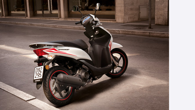 Honda vision 50 road test #6