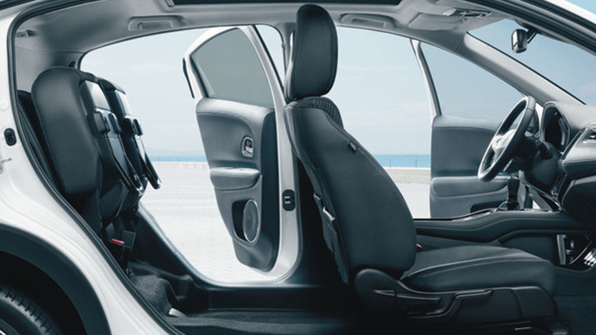 side shot of interior of HR-V