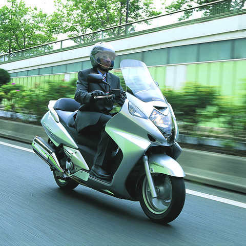 Honda fjs 600 silverwing road test #7