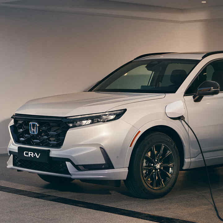 Close up of Honda Power Charger with CR-V Hybrid.