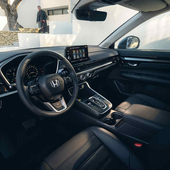 Three-quarter shot of Honda CR-V Hybrd SUV interior.