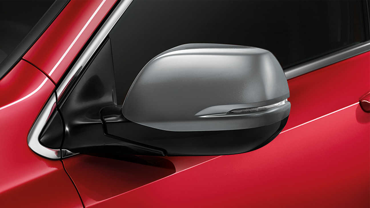 Close up view of the Honda CR-V hybrid mirror caps.