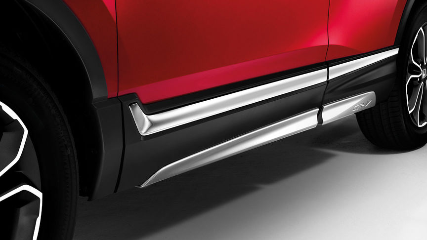 Close up view of the Honda CR-V hybrid side lower decoration.