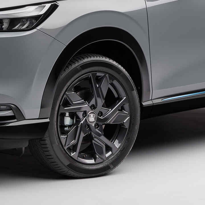 18 HR1811 Alloy Wheel set