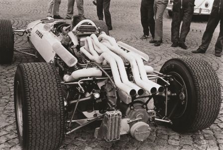 Rear three-quarter facing Honda RA273.