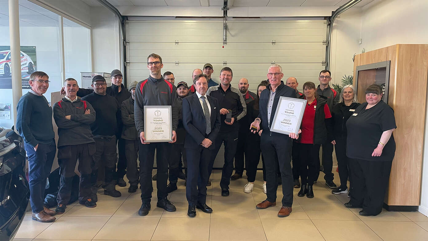 Honda dealership with Yushu award.