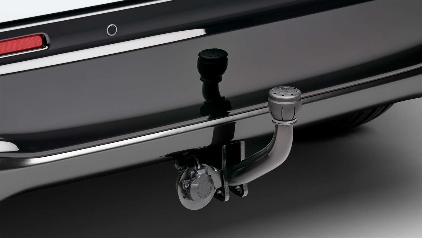 Close up of Fixed tow bar