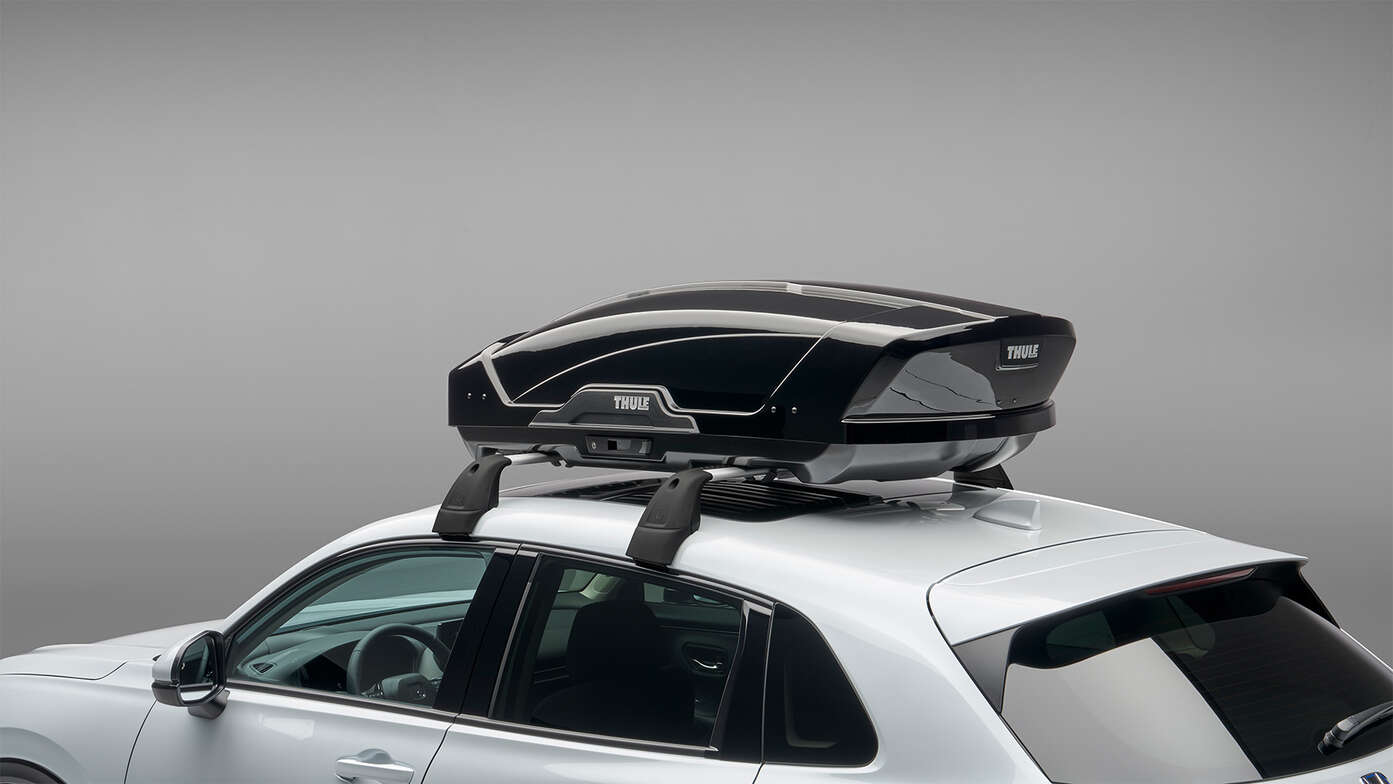 Close up of Thule Roof Box 400L