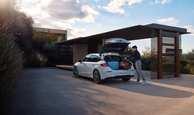 Honda Civic Advance with the boot open