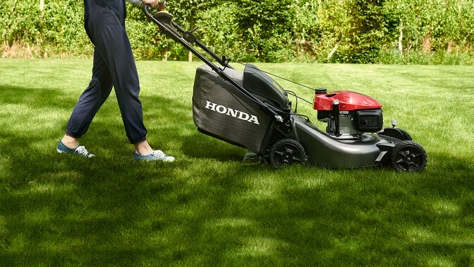  Side facing Honda HRN in a garden location.