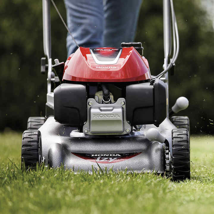 Honda IZY mowers cutting grass