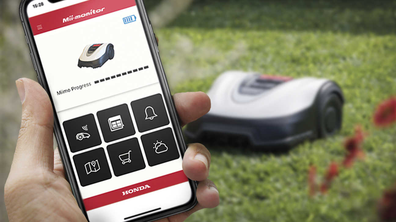 View of a smartphone app controling a Honda Miimo.