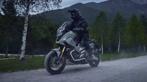 Dax 125 engine close-up