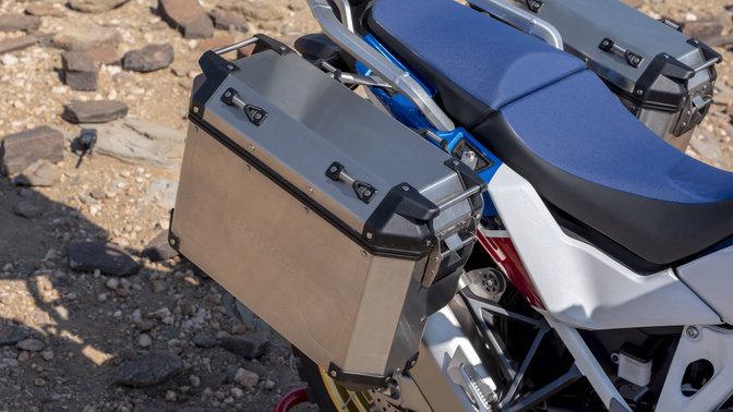 Honda Africa Twin Adventure Sports, zoom on panniers