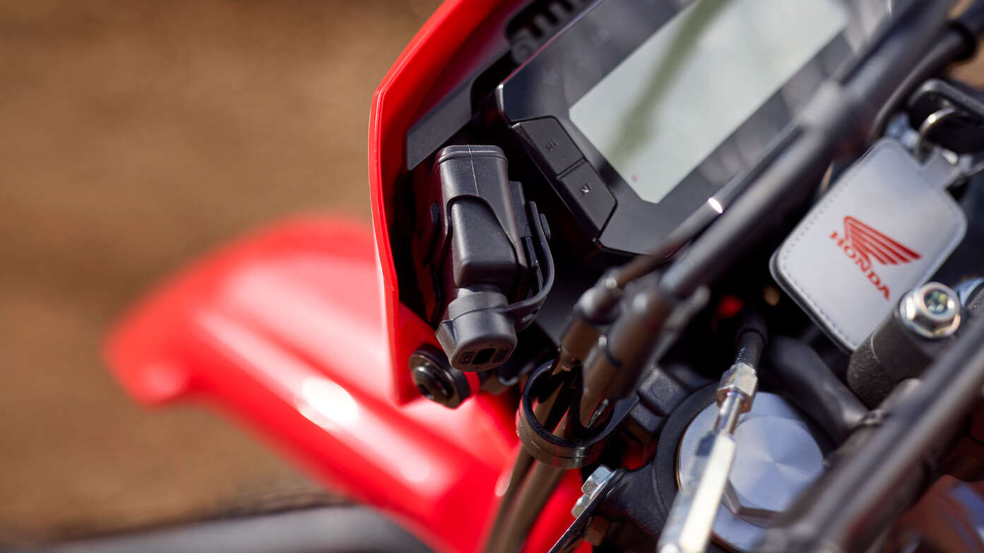 CRF300L USB type-C charge