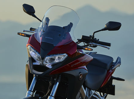 VFR800X, ¾ front left side