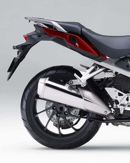 VFR800X, zoom on rear wheel
