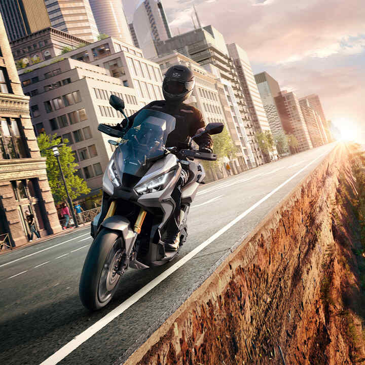 Safety vs. Performance of Rider Aids