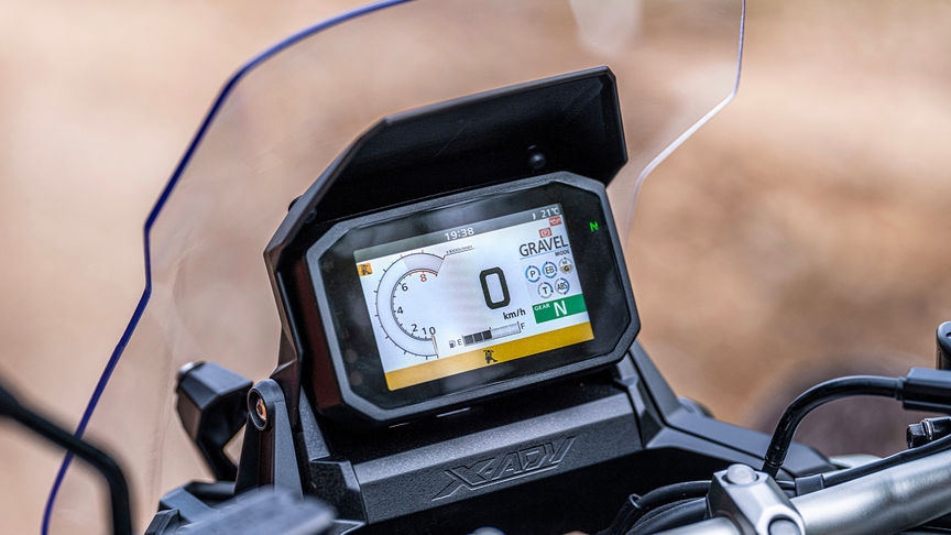 X-ADV, 5-inch TFT screen for connectivity and control