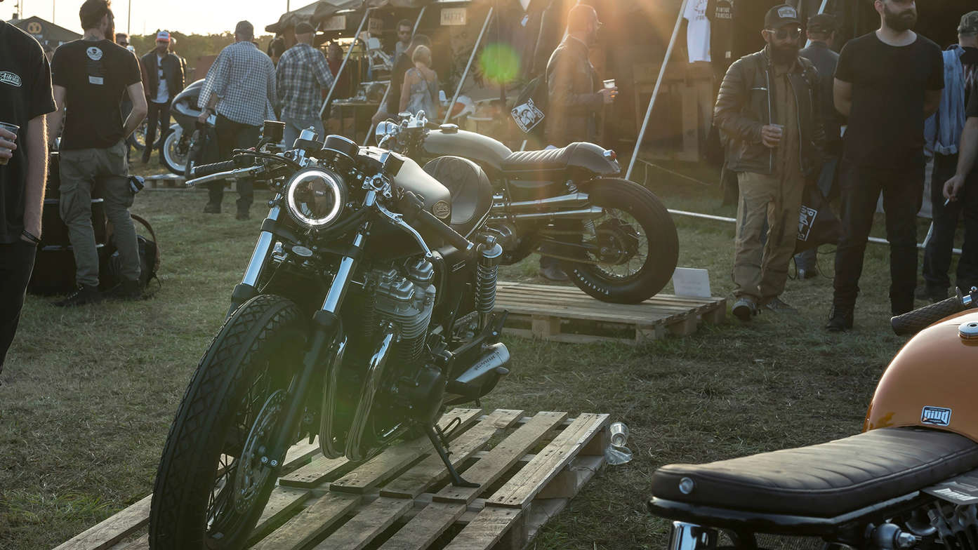 CB1100EX Hedo built by South Garage.