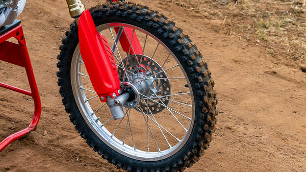 Single 220mm front and 190mm rear brake discs