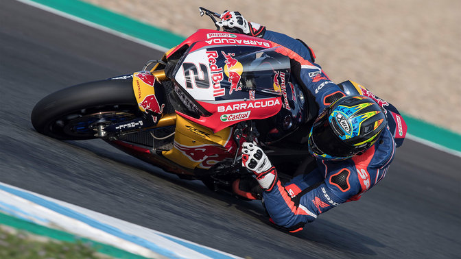 Front three-quarter facing Honda Fireblade in a WSBK race.