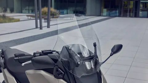 Close up of Forza 750 motorcycle electric screen