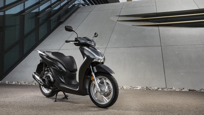 Honda SH125i in a urban location.
