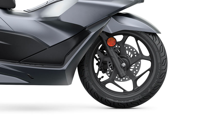 Honda PCX125 - New wheels with larger tyres