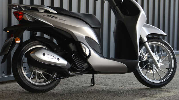 SH Mode 125 rear three quarter shot showing frame