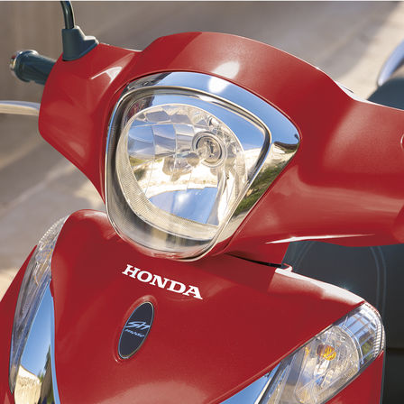 Close-up of cluster headlight.