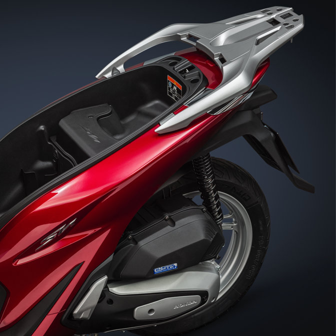 Honda-SH125i, zoom on seat storage