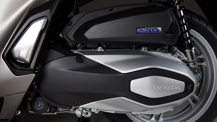 Honda SH350i - More powerful SOHC, 4-valve liquid-cooled engine
