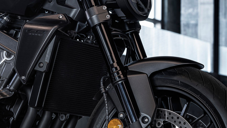 CB1000R Black Edition, All-black front suspension