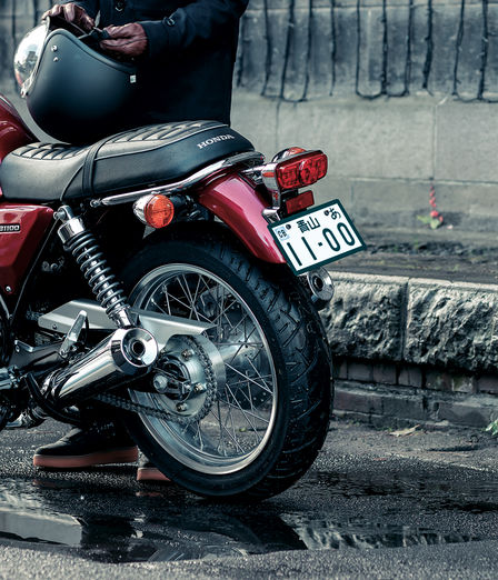 Close up shot of CB1100EX rear suspension.