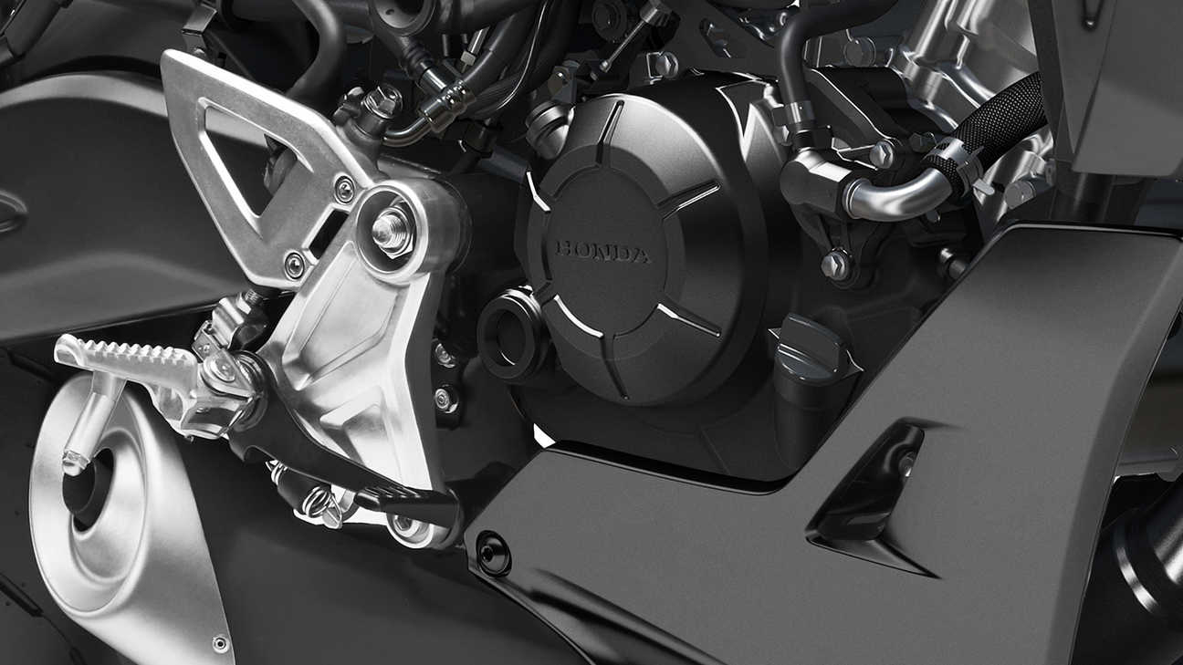 Honda CB125R, More powerful, DOHC 4V, liquid-cooled single-cylinder engine
