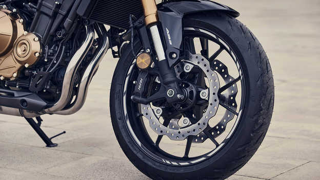 CB500F - New Dual Front Disc Brakes & Radial Mount Calipers