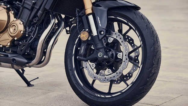 CB500F - New Dual Front Disc Brakes & Radial Mount Calipers