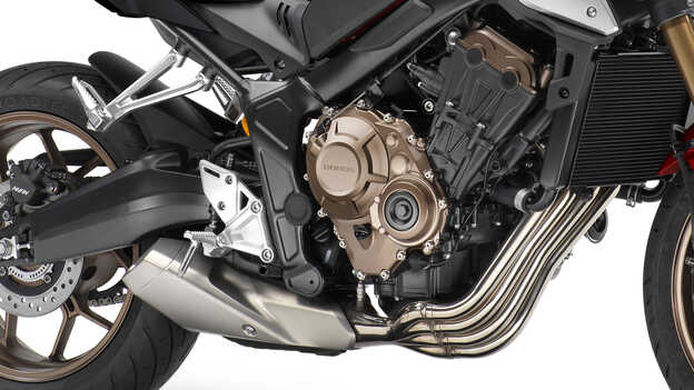inline four-cylinder, DOHC 16-valve, EURO5-specification engine