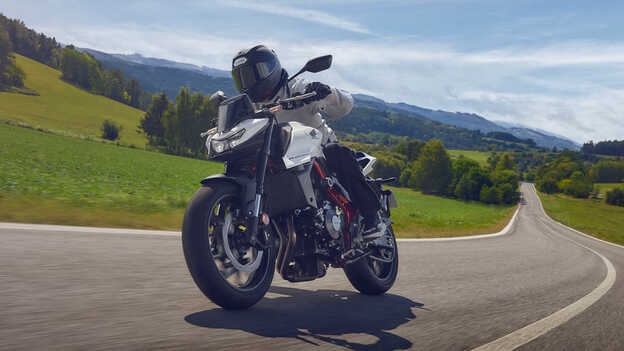 Honda CB750 Hornet Advanced Technology For Riding Perfection