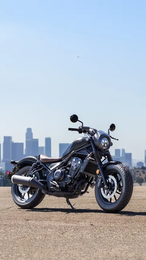 CMX500 Rebel front ¾ in city location