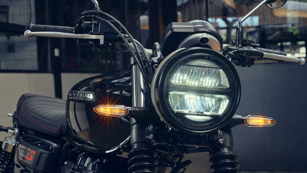 GB350S front on shot showing full LED lighting