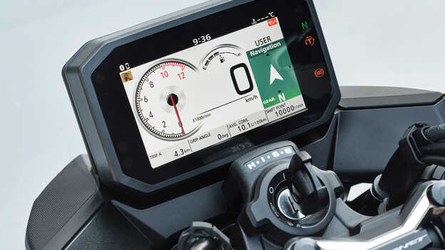 Honda CB750 Hornet TFT display with navigation.