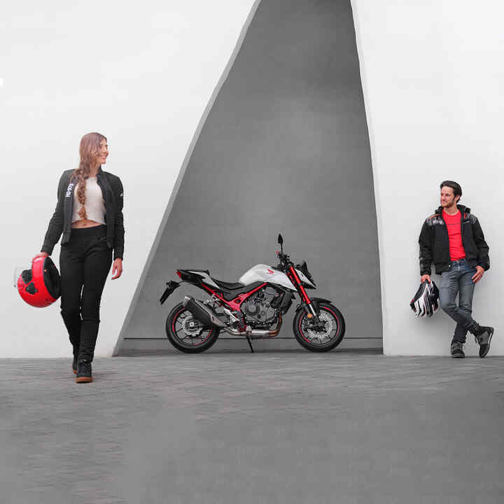 Honda CB750 Hornet Street High Performance Twin Cylinder