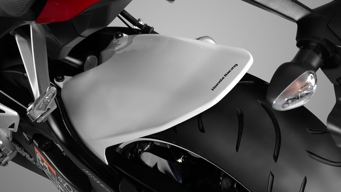 Super Sport, CBR1000RR Fireblade, Accessories, Herringbone Tank Pad, studio detail