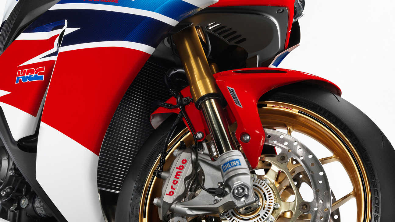 Super Sport, CBR1000RR Fireblade SP, Ohlins fork, studio detail