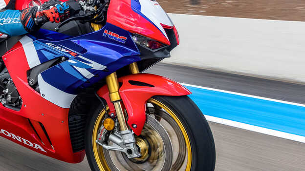 Honda CBR1000RR-R Fireblade SP with Öhlins Smart Electronic Control